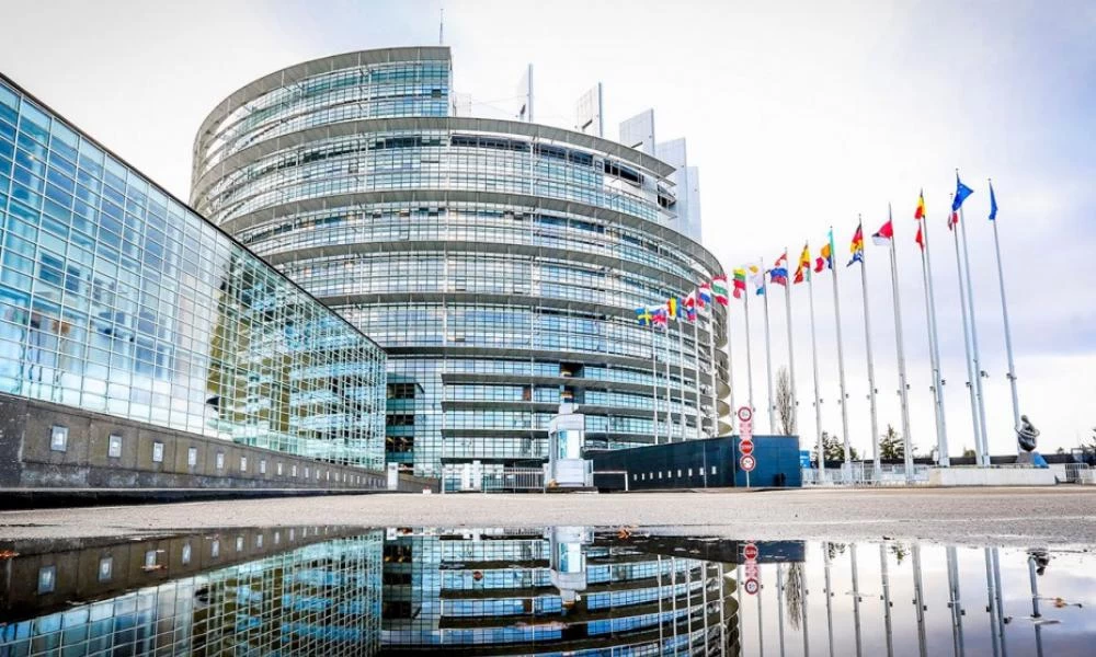 Σκάνδαλο κλοπής του Ευρωκοινοβουλίου: "Ρίμαξαν" τα πάντα - Πράκτορες ελέγχουν τις προσβάσεις στο κτίριο